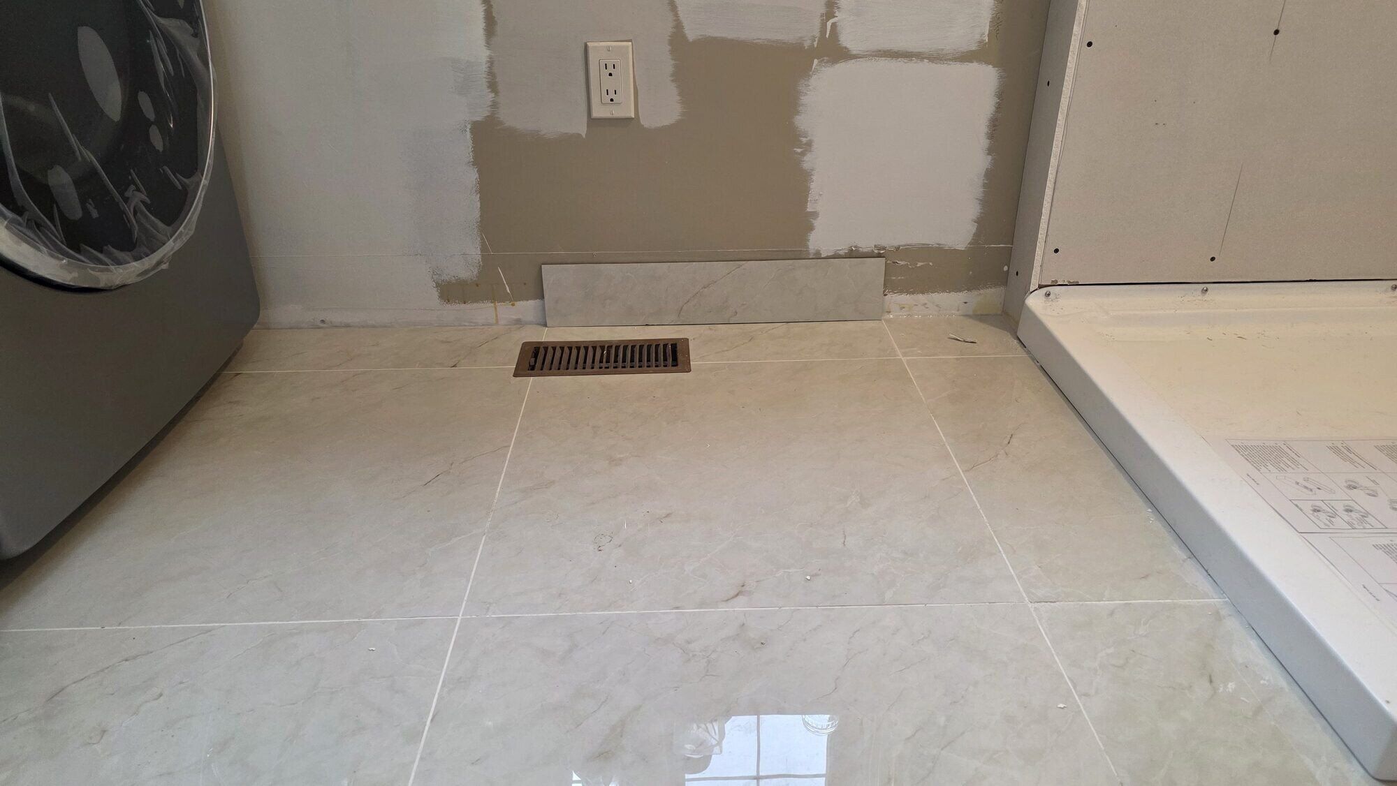 Large format porcelain bathroom floor