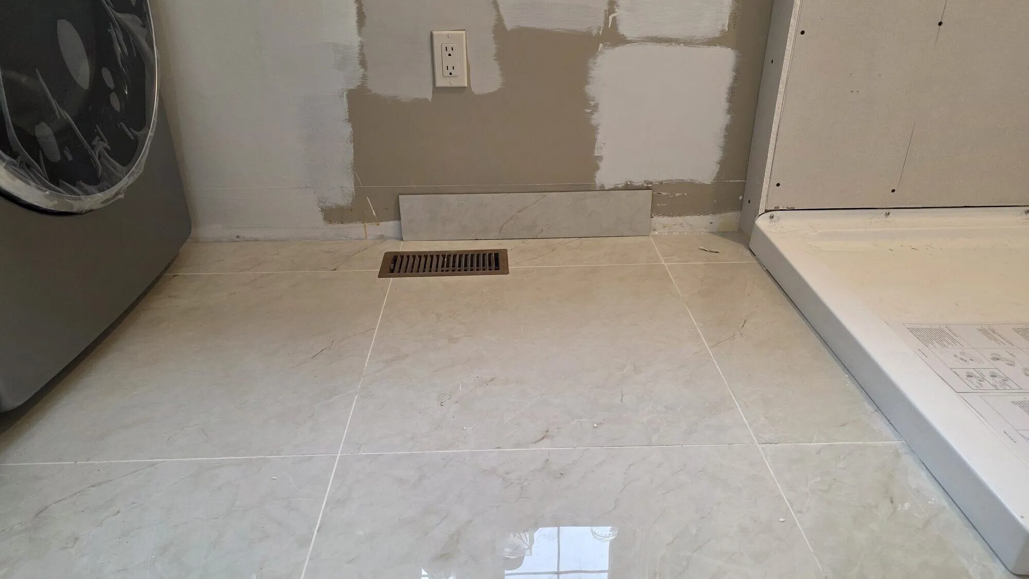 Large format porcelain bathroom floor